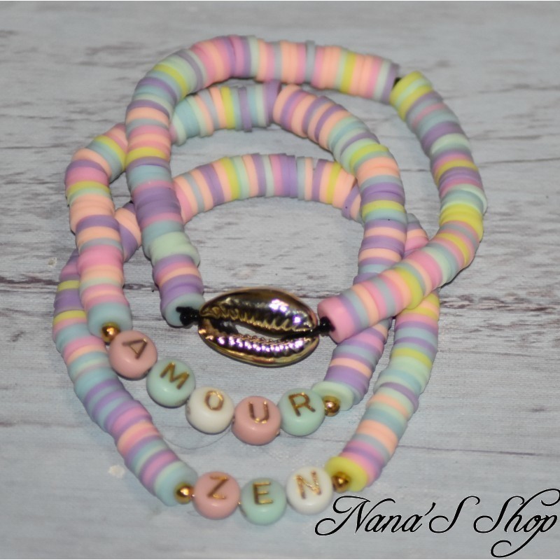 Lot de Bracelet Heishi, cauris et message, coloris multicolore. Lot de Bracelet Heishi, cauris et message, coloris multicolore.
