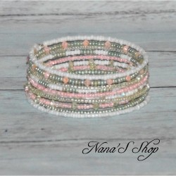 Bracelet en perles multi-rang, mémoire de forme, modèle 2, rose et vert pâle.