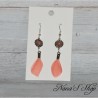 Boucles d'oreilles filigrane et plume, modèle Mini, coloris corail.