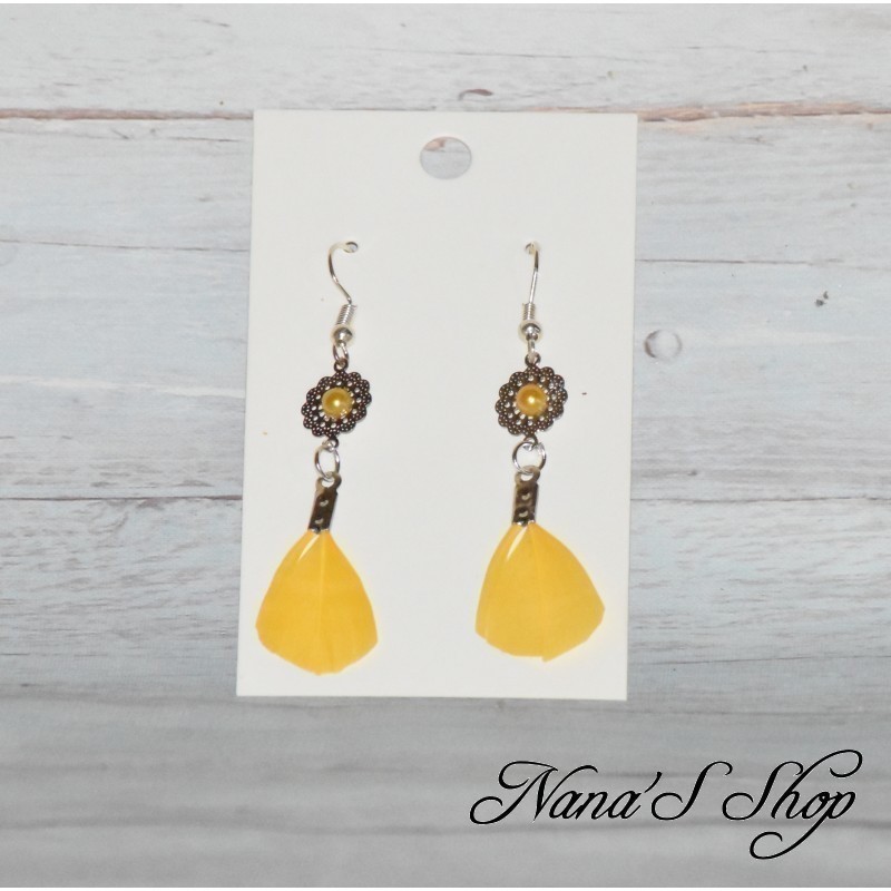 Boucles d'oreilles filigrane et plume, modèle Mini, coloris jaune.