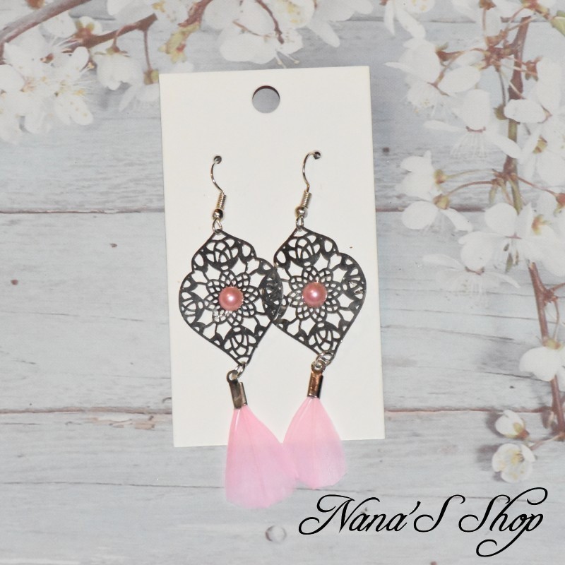 Boucles d'oreilles Filigrane Arabesque et Plume, coloris rose pâle.