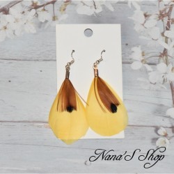 Boucles d'oreilles duo de plumes simple, coloris jaune.