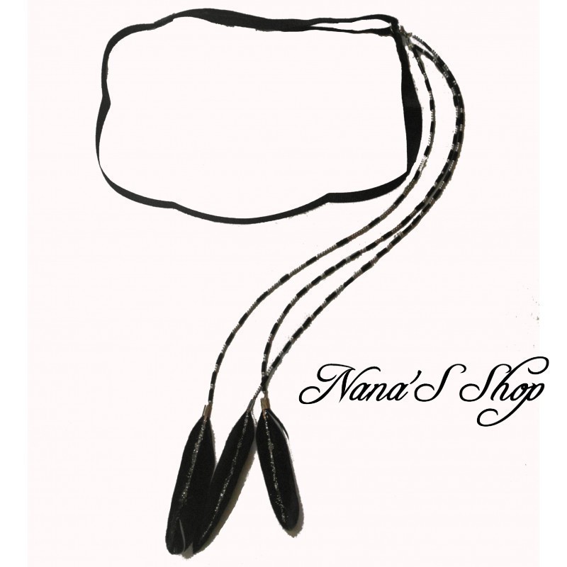 Headband bijoux, plumes colorés et paillettes, coloris noir. Headband bijoux, plumes colorés et paillettes, coloris noir.
