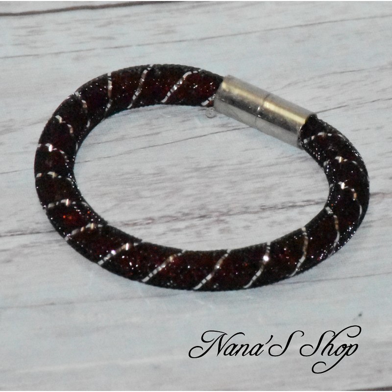Bracelet fantaisie, grosse résille noire, Stardust, coloris bordeaux. Bracelet fantaisie, grosse résille noire, Stardust, coloris bordeaux.