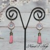 Boucles d'oreilles cabochons et tassel, coloris rose pâle.