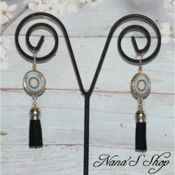 Boucles d'oreilles cabochons et tassel, coloris noir.