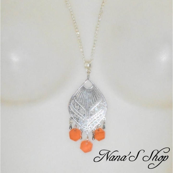 Collier et pendentif fantaisie , estampe et hexagone nacre, coloris orange.