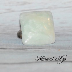 Bague fantaisie en pâte polymère, couleur bleu pâle.