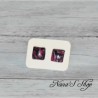 Boucles d'oreilles clous fantaisie, couleur vive, en pâte polymère, forme carré, coloris rose.