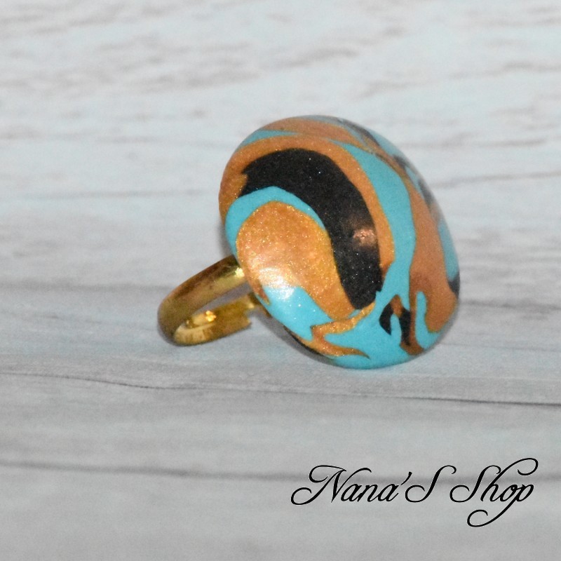 Bague fantaisie en pâte polymère, ronde, coloris bleu turquoise et doré, modèle 1.