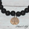 Bracelet élastique en perles de lave noire ronde non teinté et pendentif médaillon Arbre de vie, détail.