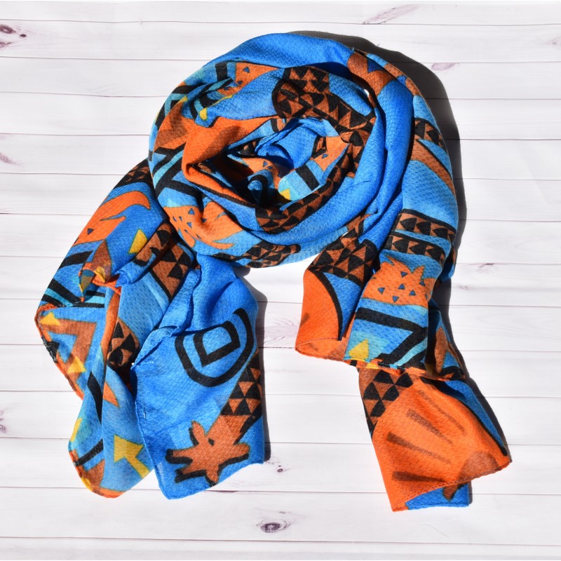 Grand foulard rectangle Modèle Savana, de la marque Desigual, couleurs Bleu et orange imprimé ethnique, motif girafes.