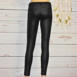 Pantalon slim coloris noir uni, à fentes sur les cuisses, de la marque Italienne Almagores.