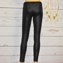 Pantalon slim coloris noir uni, à fentes sur les cuisses, de la marque Italienne Almagores.