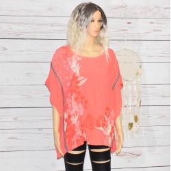 Blouse poncho oversize, modèle Donna, Desigual, coloris corail.