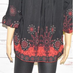 Blouse épaules dénudées, Eire, Desigual, coloris noir imprimé rouge, détail.