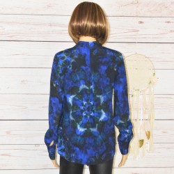 Blouse chemisier à rosace, style Tie and Die, Kency, Desigual, dans les tons bleus, dos.