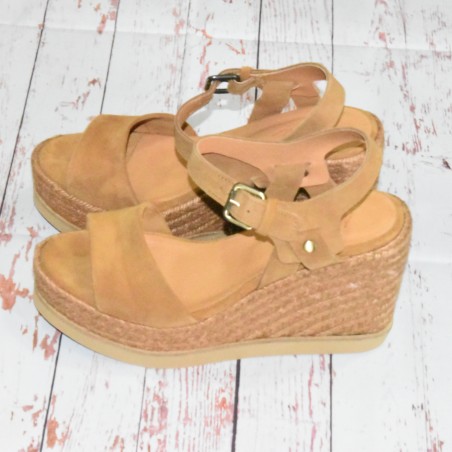 Sandales compensé élégantes, modèle Claris, coloris camel, de la marque Minka Design.