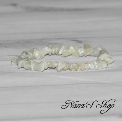 Bracelet élastique en pierre de Jade Jaune naturel, nuance de couleur vert blanc, en perles de forme chips.