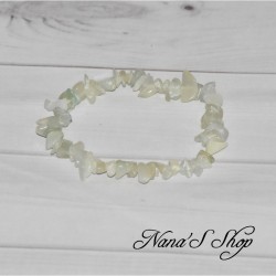 Bracelet élastique en pierre de Jade Jaune naturel, nuance de couleur vert blanc, en perles de forme chips.