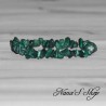 Bracelet en pierre de Malachite, perles de forme chips., nuances de verts.