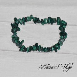 Bracelet en pierre de Malachite, perles de forme chips., nuances de verts.