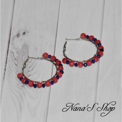 Boucles d'oreilles créoles fantaisie, argenté et perles colorée rondes et à facettes, rouge et bleu royal.