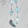 Sautoir ou Collier fantaisie gris et bleu, perles plates, de la marque Nina Kaufmann, détail,