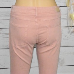 Pantalon slim en Jeans, modèle Shadow, de la marque Nina Kaufmann, style simple et  coloris uni rose, dos, détail.