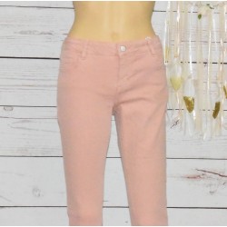 Pantalon slim en Jeans, modèle Shadow, de la marque Nina Kaufmann, style simple et  coloris uni rose, détail.