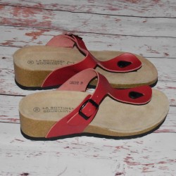Sandales en cuir, La bottine souriante, coloris rouge.