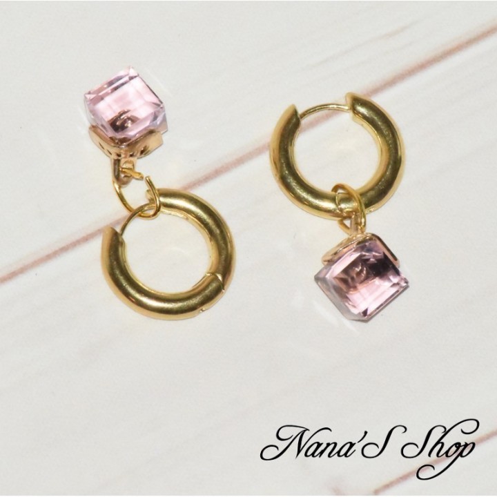 Créoles dorés, pendentif cube cristal, rose pâle.