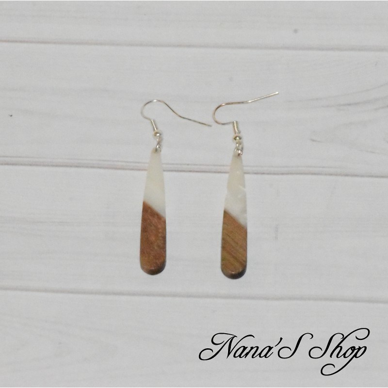 Boucles d'oreilles fantaisie imitation résine et bois, Larme fine, blanc. Boucles d'oreilles fantaisie imitation résine et bois, Larme fine, blanc.