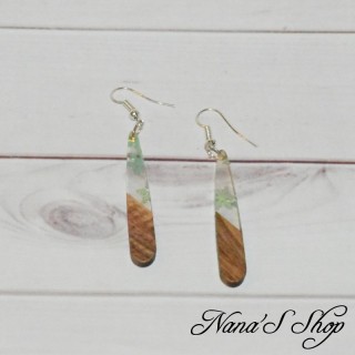 Boucles d'oreilles fantaisie imitation résine et bois, Larme fine, transparent.