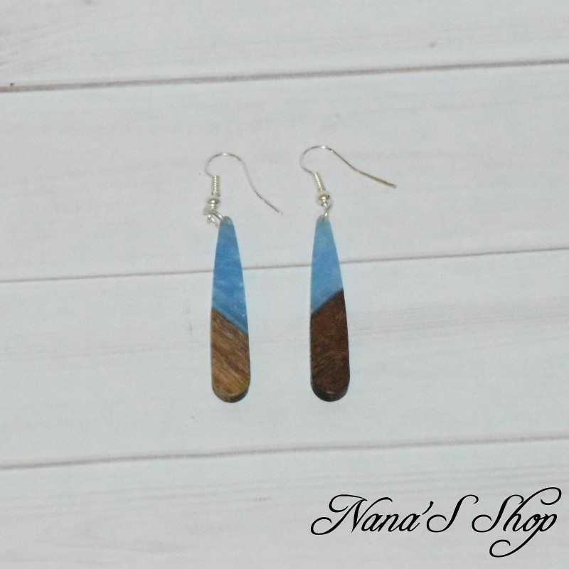 Boucles d'oreilles fantaisie imitation résine et bois, Larme fine, bleu. Boucles d'oreilles fantaisie imitation résine et bois, Larme fine, bleu.