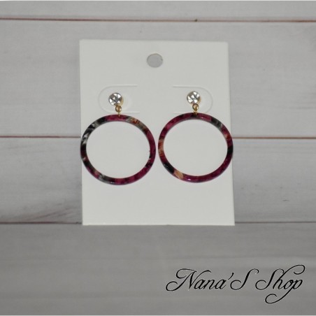 Boucles d'oreilles cercles en résine rouge effet tacheté et nacré,