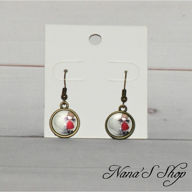 Boucles d'oreilles de style vintage, petit cabochons à motif petite fille.