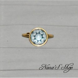 Bague réglable en métal doré, petit cabochon motif Mandala.