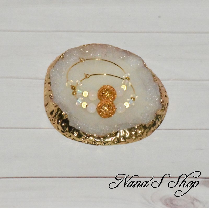 Créoles fantaisie, perles de verre et sphère ciselé, coloris blanc, Créoles fantaisie, perles de verre et sphère ciselé, coloris blanc,