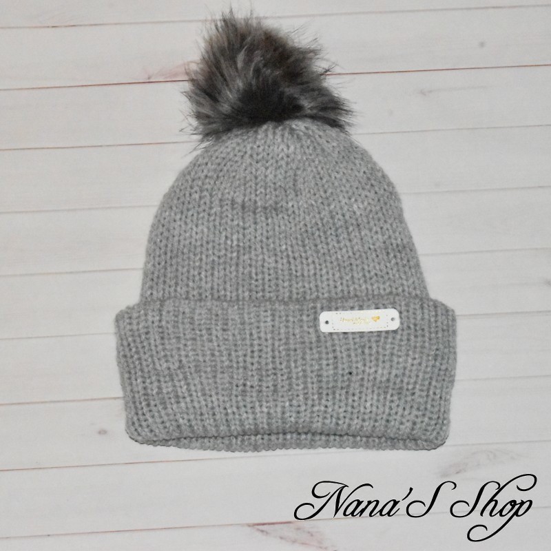 Bonnet tricoté mains, à revers et à pompon, en acrylique, coloris gris, Bonnet tricoté mains, à revers et à pompon, en acrylique, coloris gris,