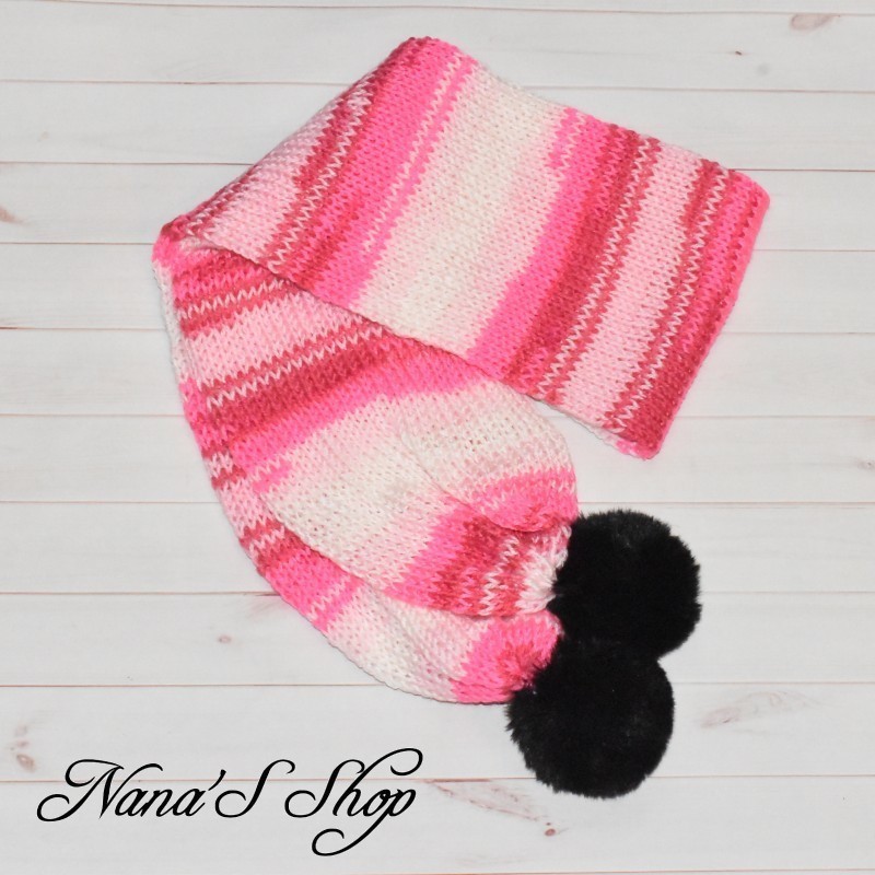 Echarpe fille, à Pompons Noir, modèle Magic, coloris Rouge et Rose. Echarpe fille, à Pompons Noir, modèle Magic, coloris Rouge et Rose.