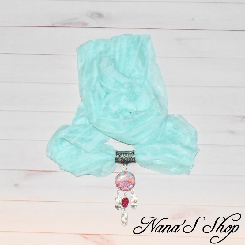 Foulard bijou, Attrape rêve Mandala, coloris menthe. Foulard bijou, Attrape rêve Mandala, coloris menthe.