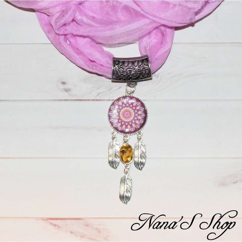 Foulard bijou, Attrape rêve Mandala, coloris rose. Foulard bijou, Attrape rêve Mandala, coloris rose.
