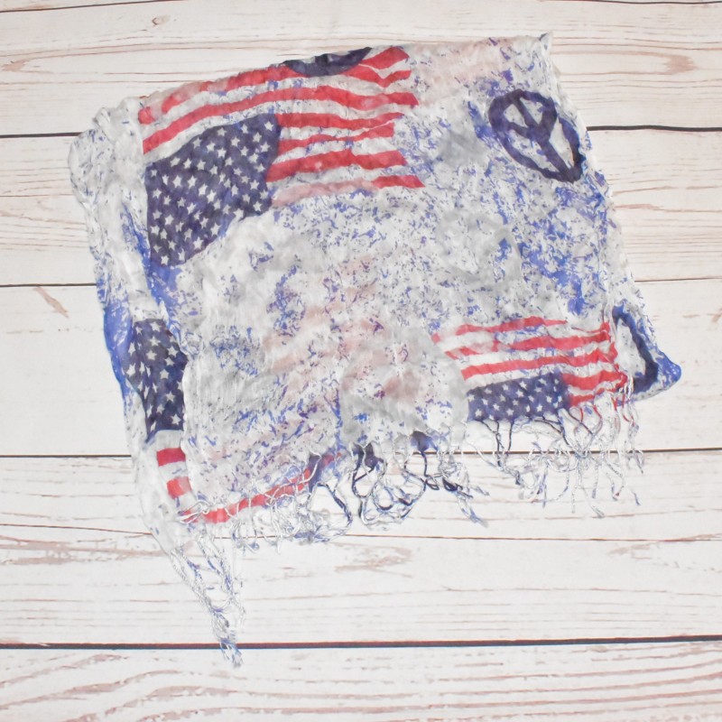 Foulard à franges, Amérique, couleur principale bleu. Foulard à franges, Amérique, couleur principale bleu.