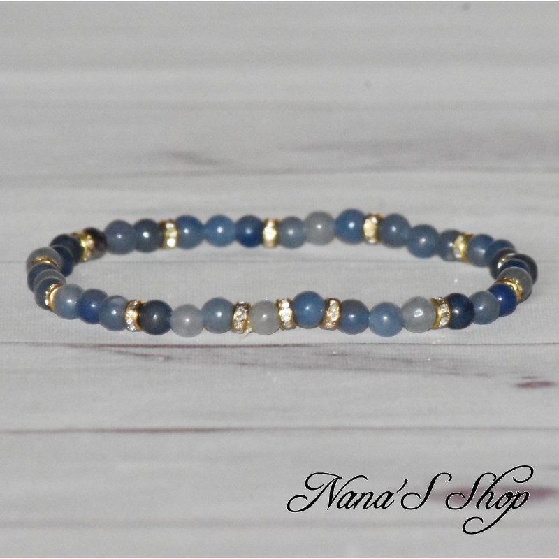 Bracelet en petite perle d'aventurine bleu, intercalaire strass doré, fait main. Bracelet en petite perle d'aventurine bleu, intercalaire strass doré, fait main.