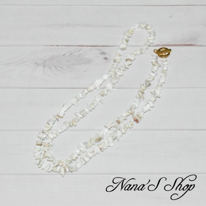Long collier chips de Magnésite, blanc, fait main.