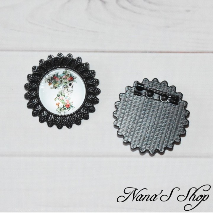 Broche noire, Tête de mort fleurie, faite main. (modèle 1)