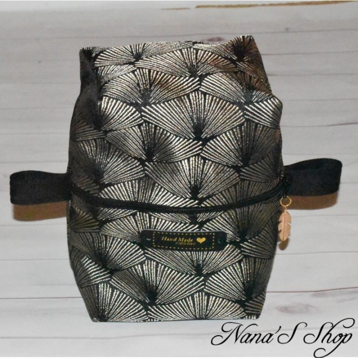 Petite trousse de toilette, éco-conçu, noir et or, faite main.