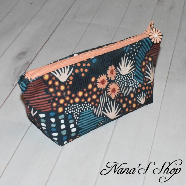 Petite trousse en Wax ethnique, faite main et éco-conçue, bleu foncé.