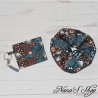Accessoires en Wax ethnique, faits main et éco-conçus, bleu foncé.